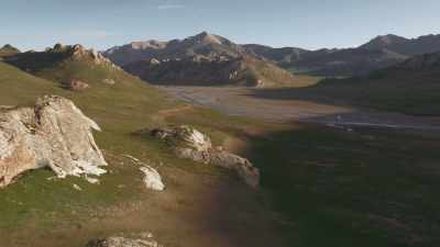 Two months later,
the team return - Ghost of the Mountains