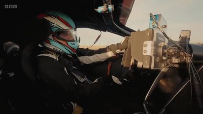 Two more laps to go. - Top Gear
