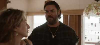- Two of us, together again.
- Yeah. It's nice. - Frayed