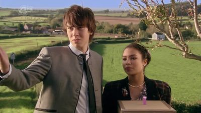 Two people - easy. - Skins