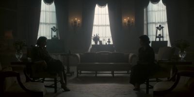 Two sisters who envy one another. - The Crown