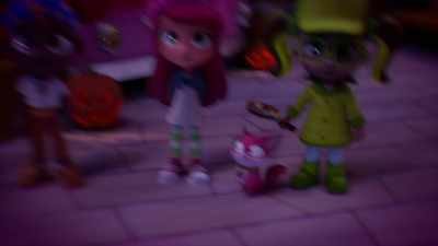 Two, we still don't know
how to find the beast. - Strawberry Shortcake and the Beast of Berry Bog