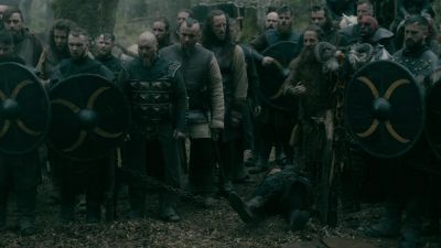 Ubbe! Ubbe! Ubbe! Ubbe! - Vikings