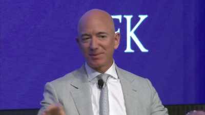 Udvinde drivmidler
og bygge et brændstoflager. - Space Titans: Musk, Bezos, Branson