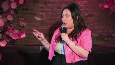 -Ugh!
-[audience laughs] - Liza Treyger: Night Owl