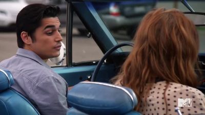 - Ugh, I hate her.
- Who? - Awkward.