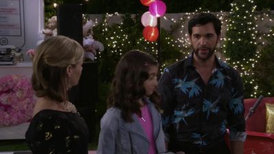 Ugh. Stationery. Who gives stationery? - Fuller House