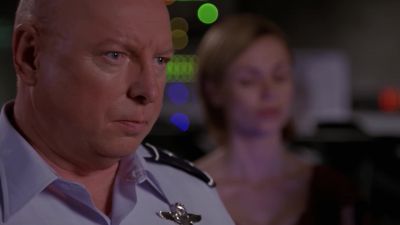 Uh... a little problem here, sir. - Stargate SG-1