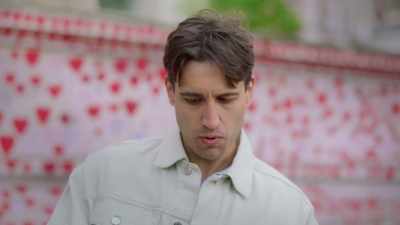 - Uh, almost 1:00.
- Shoot! - Eat, Love, London
