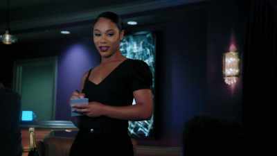 - Uh, bourbon.
- Okay, got it. - Tyler Perry's Bruh