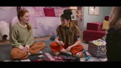 - Uh, can I get another pouch?
- Um, maybe we can just fix it. - The Baby-Sitters Club