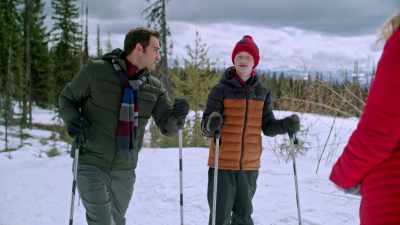 - Uh, can we take a photo?
- Absolutely! - Snowy with a Chance of Christmas