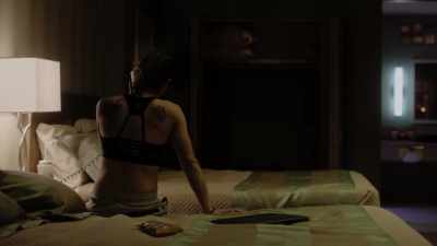 - Uh, can you
repeat the name?
- Rayna Gold. - Room 104