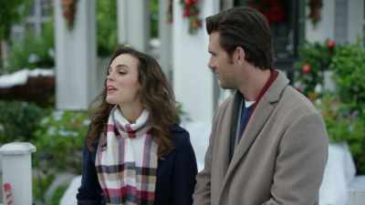 Uh... [chuckles] - Random Acts of Christmas