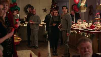 Uh, could I have your attention
for a moment now? - Christmas with the Campbells