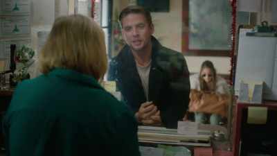 -Uh... Could you just give us
a couple muffins or something? - Road Trip Hostage