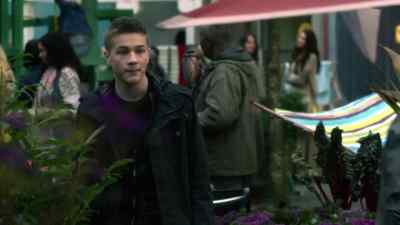 Uh, Dad's looking for us. - Falling Skies