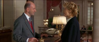 Uh do you speak any English - French Kiss