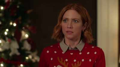 Uh, do you want to have
a little chat, maybe? - Christmas with the Campbells