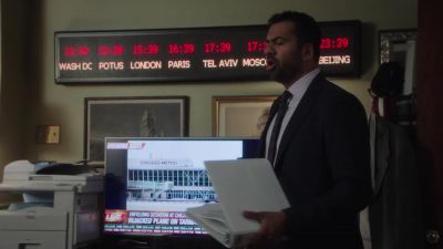 - Uh, excuse me.
- Oh, hello. - Designated Survivor
