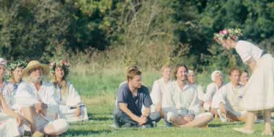 Uh... - For you. - Uh... - Midsommar