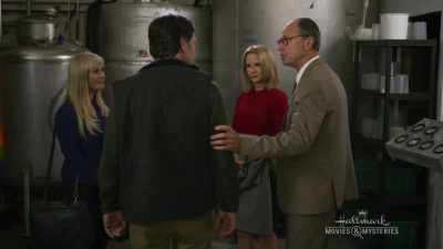 Uh, Gil, when you're ready
to meet, - Chronicle Mysteries: Vines that Bind