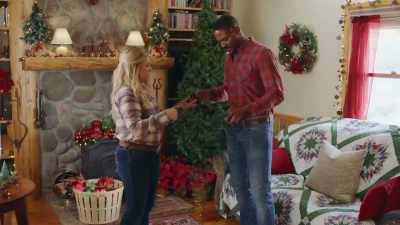 - Uh, good?
Well, I hate to brag, - Mistletoe in Montana