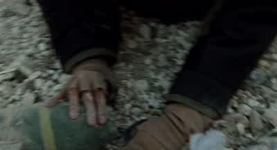 Uh, got a wire. - The Hurt Locker