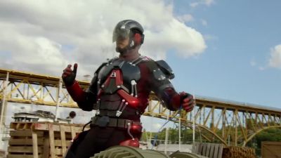 Uh, guys, actually a big problem. - DC's Legends of Tomorrow