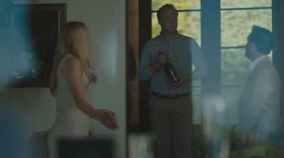 -Uh, we have both.
-Grey goose. - Beatriz at Dinner