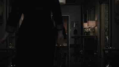 Uh, hello.
I-I wasn't expecting you. - The Man in the High Castle
