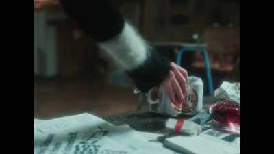 Uh! Help yourself
to a beer. - Pistol