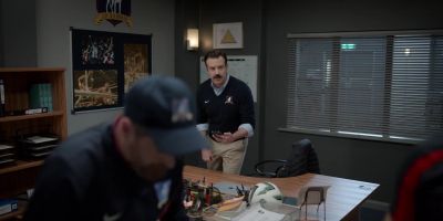 Uh, hey, fellas. It's, uh, Henry.
Do you mind if I... - Ted Lasso