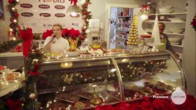                 - Uh, hey, Rosa,
          do you mind helping me - A Very Nutty Christmas