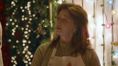 -Uh-huh.
-[Dave] And then it got dark - Make or Bake Christmas