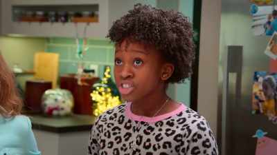 - Uh-huh.
- Did you hear her say talking rat? - Scaredy Cats