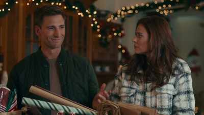 Uh, I don't know
what candying is, - A Maple Valley Christmas