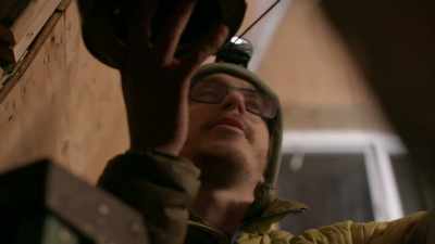 Uh, I don't know what the
temperature is right now, - Life Below Zero: Next Generation