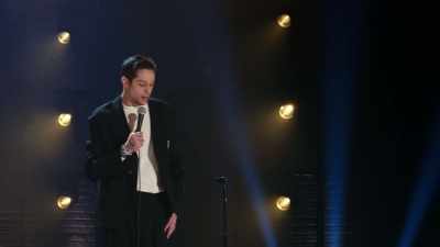 Uh, I go up to him, - Pete Davidson: Alive from New York