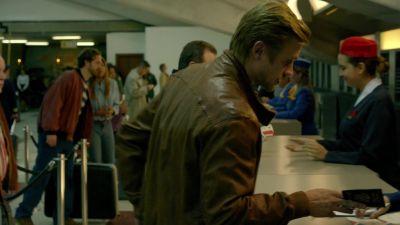 -Uh, I'd like to get some tickets, please.
-For... which flight, sir? - Narcos