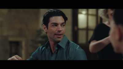 Uh, I'd like you to meet Aslı.
Semih. Semih, Aslı. - Love Tactics