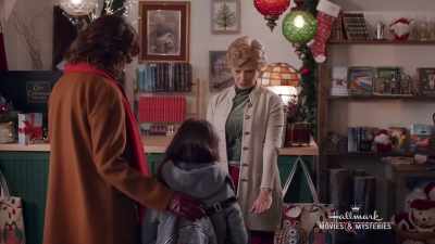 Uh, I'm afraid not, dear,
but... - Hope at Christmas