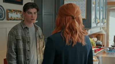 Uh, I'm Aurora.
I worked with your father. - Aurora Teagarden Mysteries: Death at the Diner