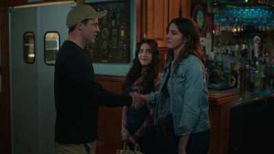 -Uh, I'm brooke.
This is chandra. - Kidnapping in the Grand Canyon