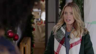 Uh, I'm not an intruder,
don't worry. - Jingle Bell Princess