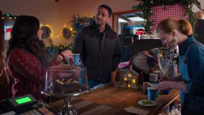 Uh, this is Annie's.
This is yours. - The Dog Days of Christmas