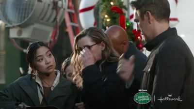 Uh, jamie, could
you just tell jill - Lights, Camera, Christmas!