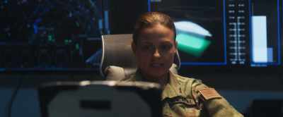 Uh, keep in close contact, - War of the Worlds: Extinction