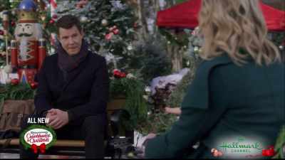 Uh, Kendall told me
to text you... - It's Beginning to Look a Lot Like Christmas