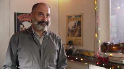 - Uh, kevin said you
might be able to help us - Toying with the Holidays